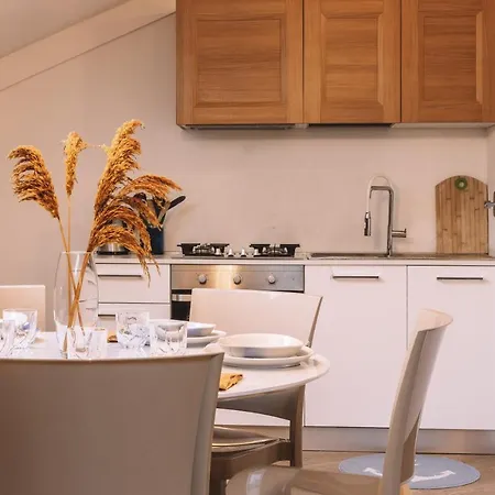 Piazza Della Valle Apartment *